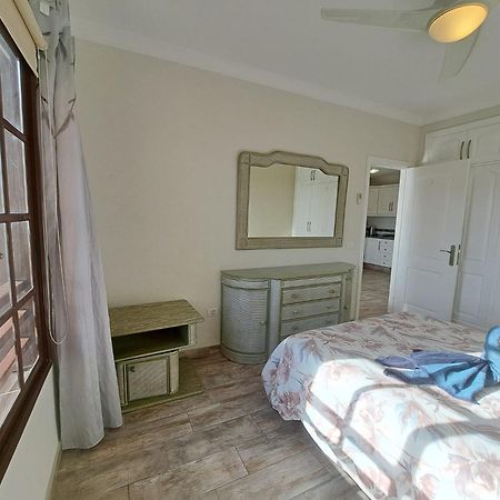 Atlantis 3 One Bedroom, Sea Front, In Complex With Pool Costa Del Silencio Esterno foto