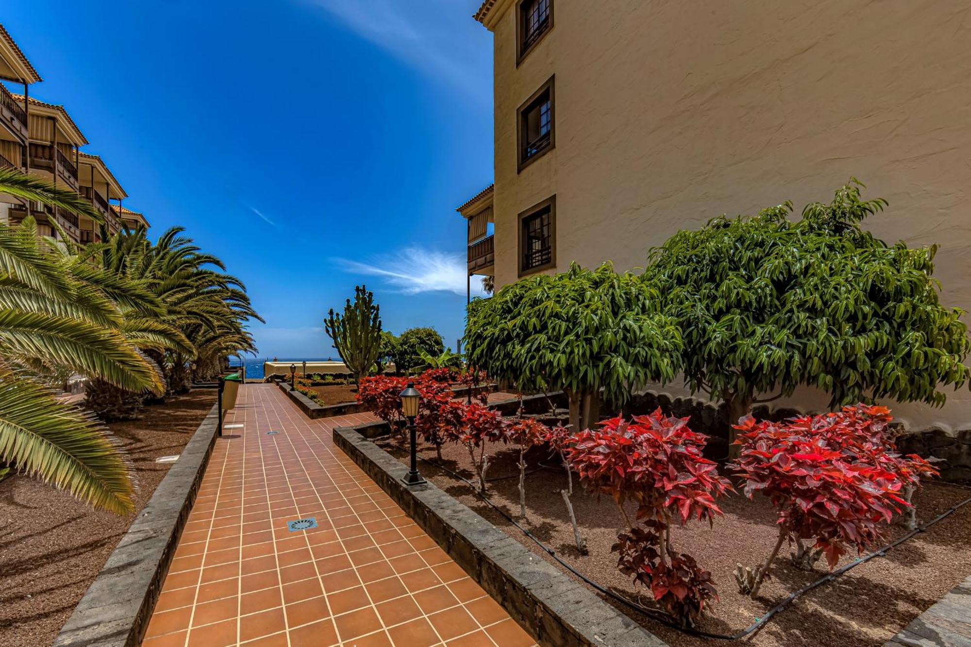 Atlantis 3 One Bedroom, Sea Front, In Complex With Pool Costa Del Silencio Esterno foto